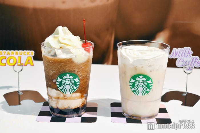 (左から)スターバックス コーラ フラペチーノ、クリーミー & スイート ミルクコーヒー(C)モデルプレス