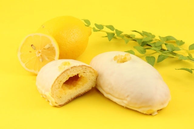 阪急電車の駅ナカパン店「フレッズカフェベーカリー」の初夏限定“柑橘フェア”に、甘酸っぱい新作パンが集結！