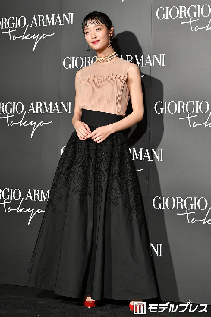 剛力彩芽 ミニスカで美脚全開 スタイル良すぎ 憧れる モデルプレス