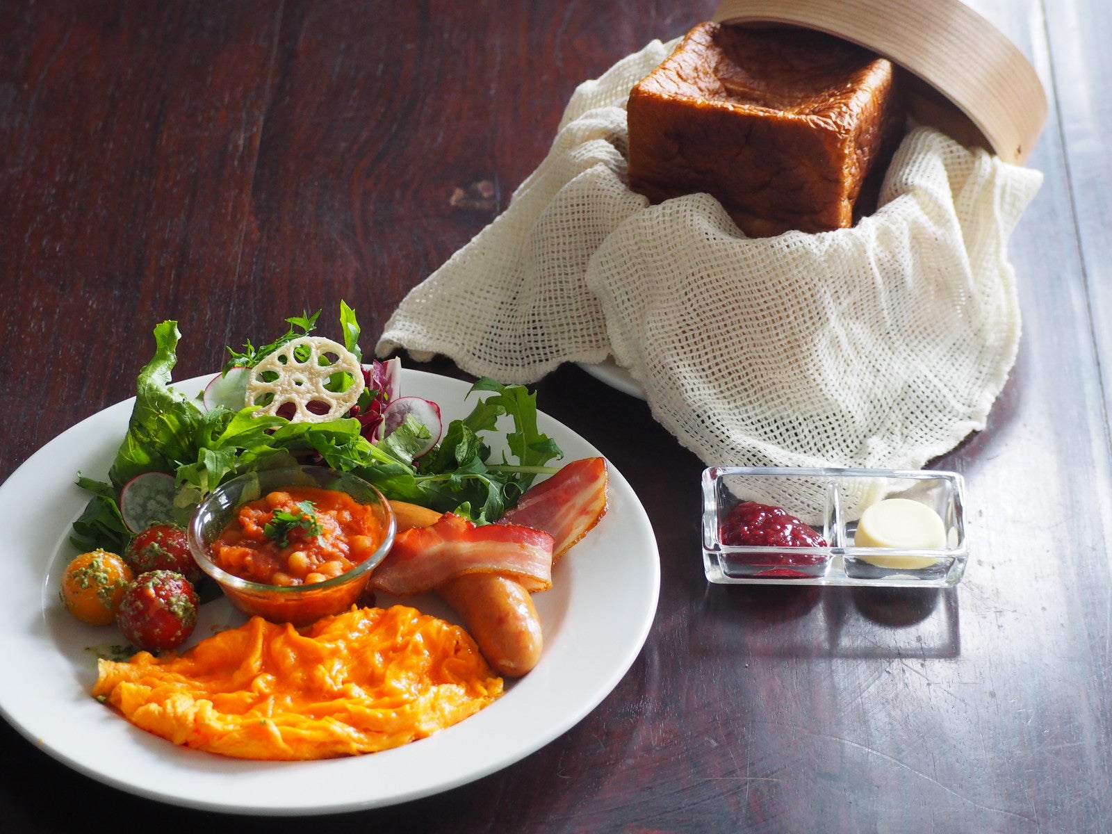 兵庫初出店「パンとエスプレッソと」ベーカリーカフェ＆書店の新店舗、パンは常時40種類超