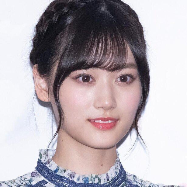 乃木坂46山下美月、黒髪ポニーテールの女子高生制服ショットに「かわい