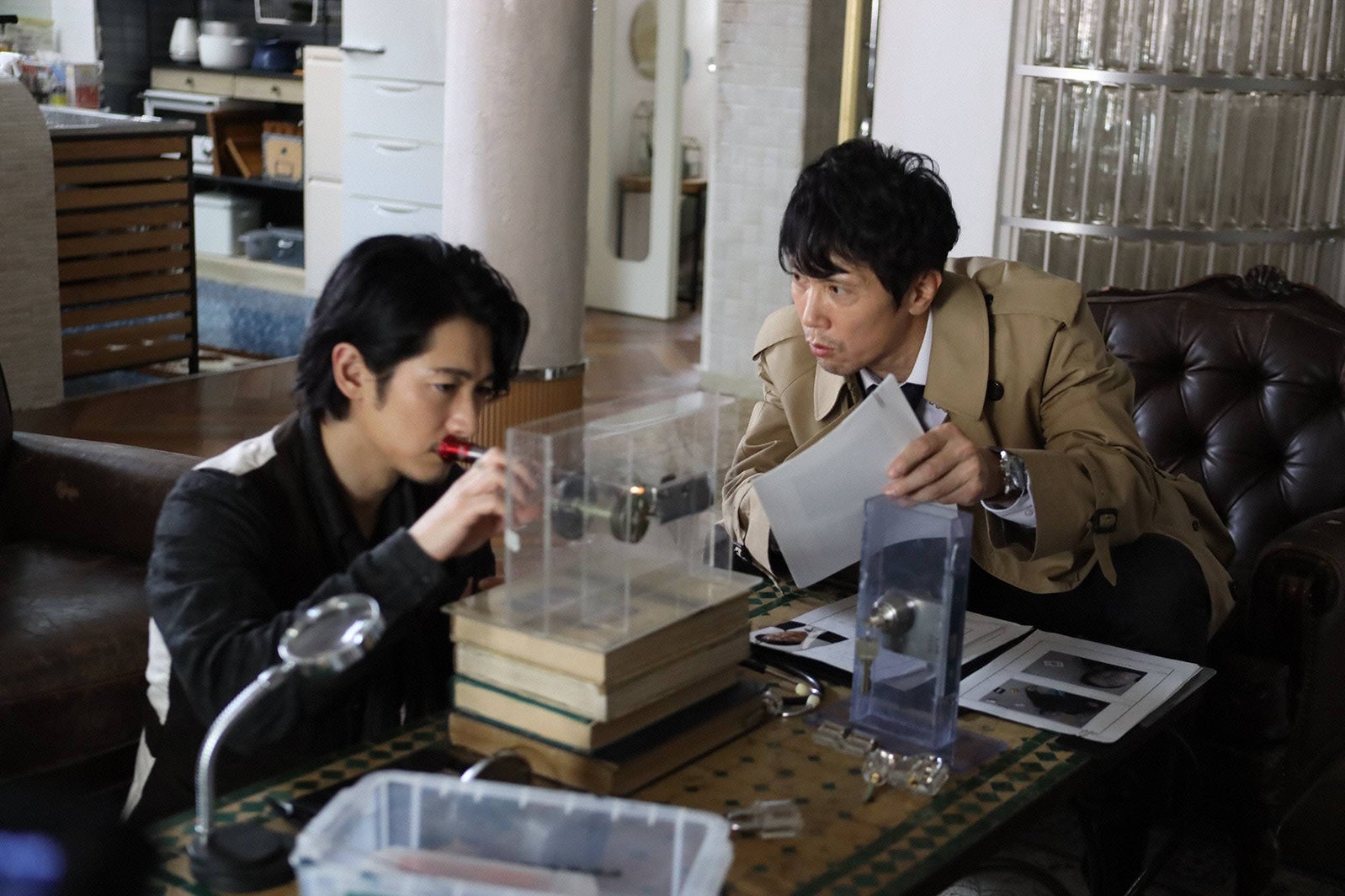 ディーン・フジオカ、佐々木蔵之介／「シャーロック」第7話より（C）フジテレビ