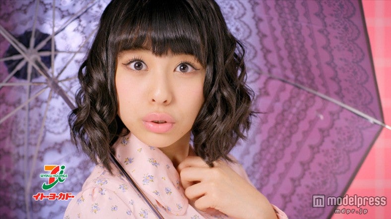 SUPER☆GiRLS・田中美麗／新テレビCM「雨の日が待ち遠しい」篇より