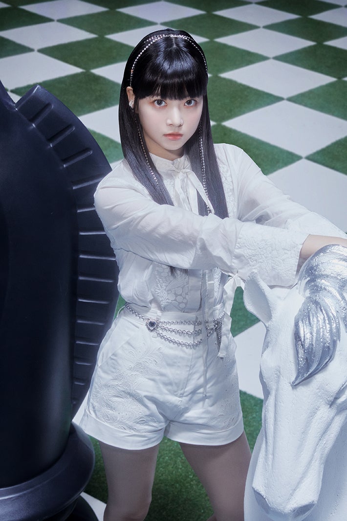 ホン・ウンチェ／LE SSERAFIM（P）＆（C）SOURCE MUSIC