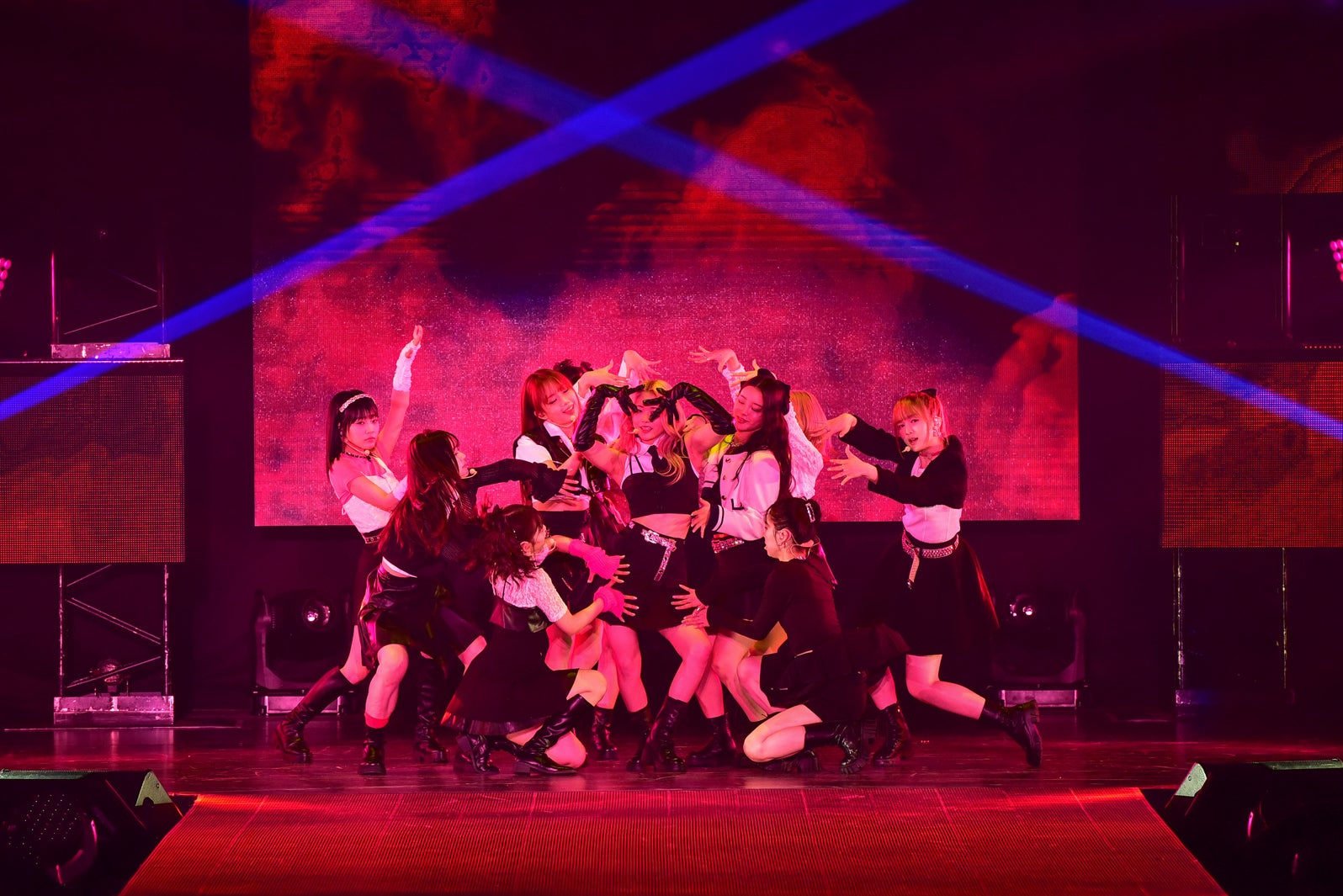 ME:I（C）Rakuten GirlsAward 2024 SPRING／SUMMER