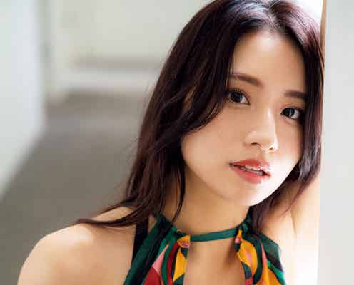 バーレスク東京・みれい、美谷間のぞく大胆衣装で抜群スタイル際立つ