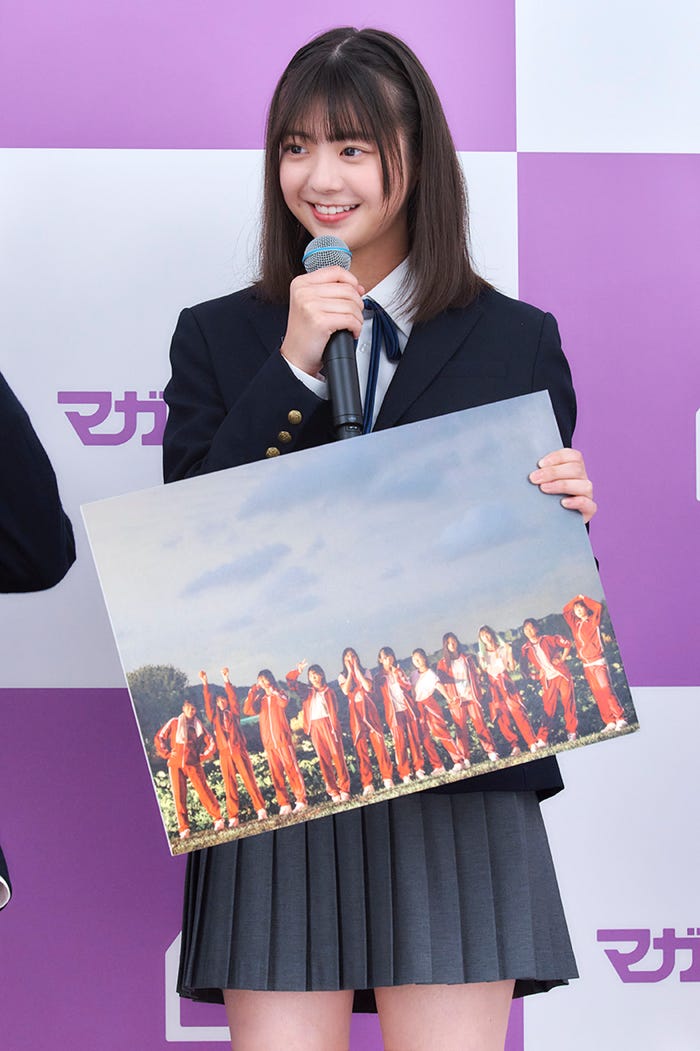 冨里奈央(C)「乃木坂46 5期生写真集 あの頃、乃木坂にいた」マガジンハウス刊