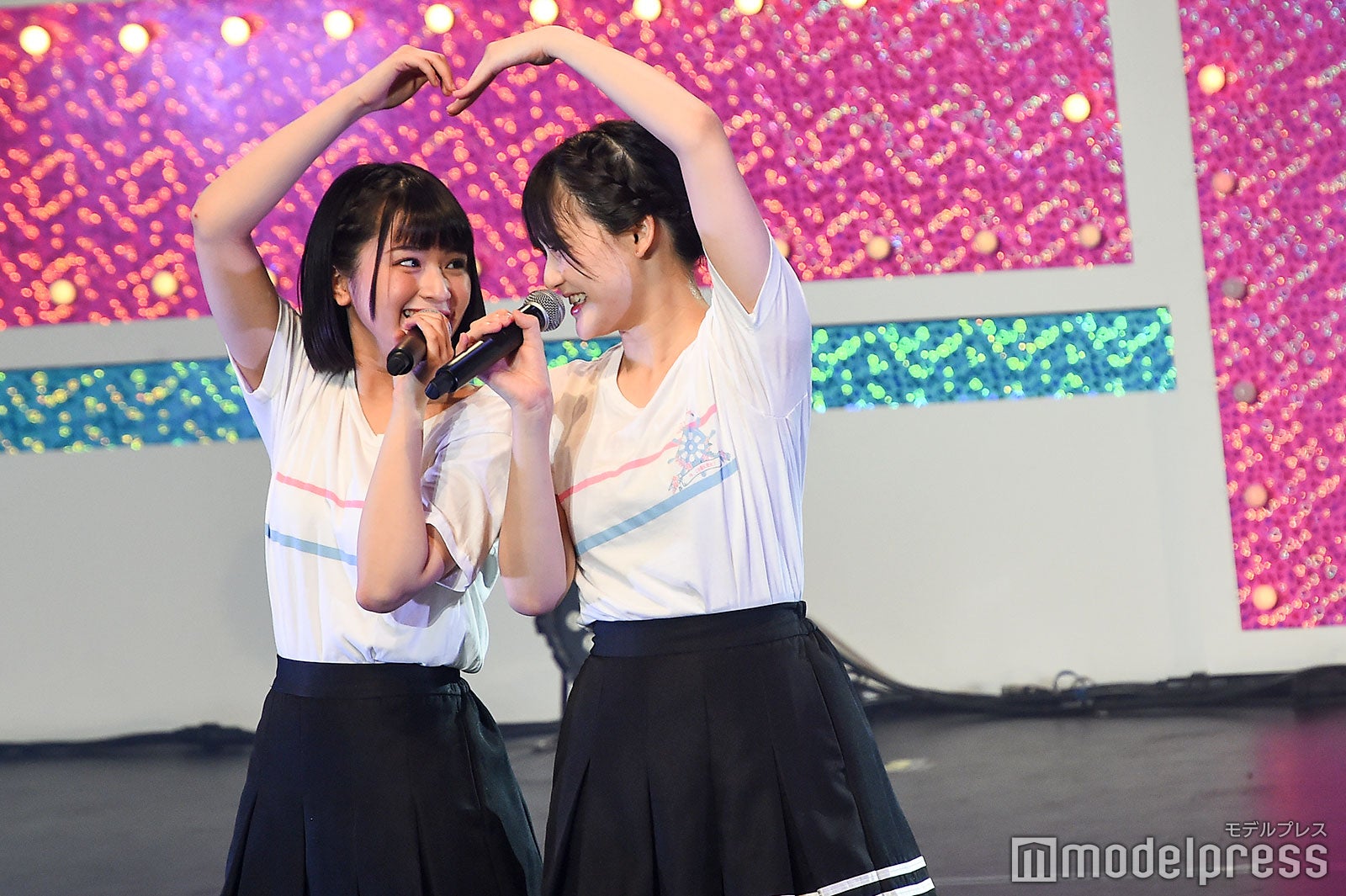 佐々木舞香、高松瞳／＝LOVEファーストツアー「今、この船に乗れ！」東京公演 （C）モデルプレス