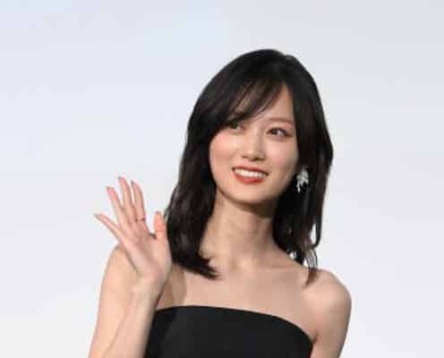 山下美月 大胆衣装で美スタイル際立つ 出演作を早朝の歌舞伎町で撮影し実感「これがリアルなんだな」