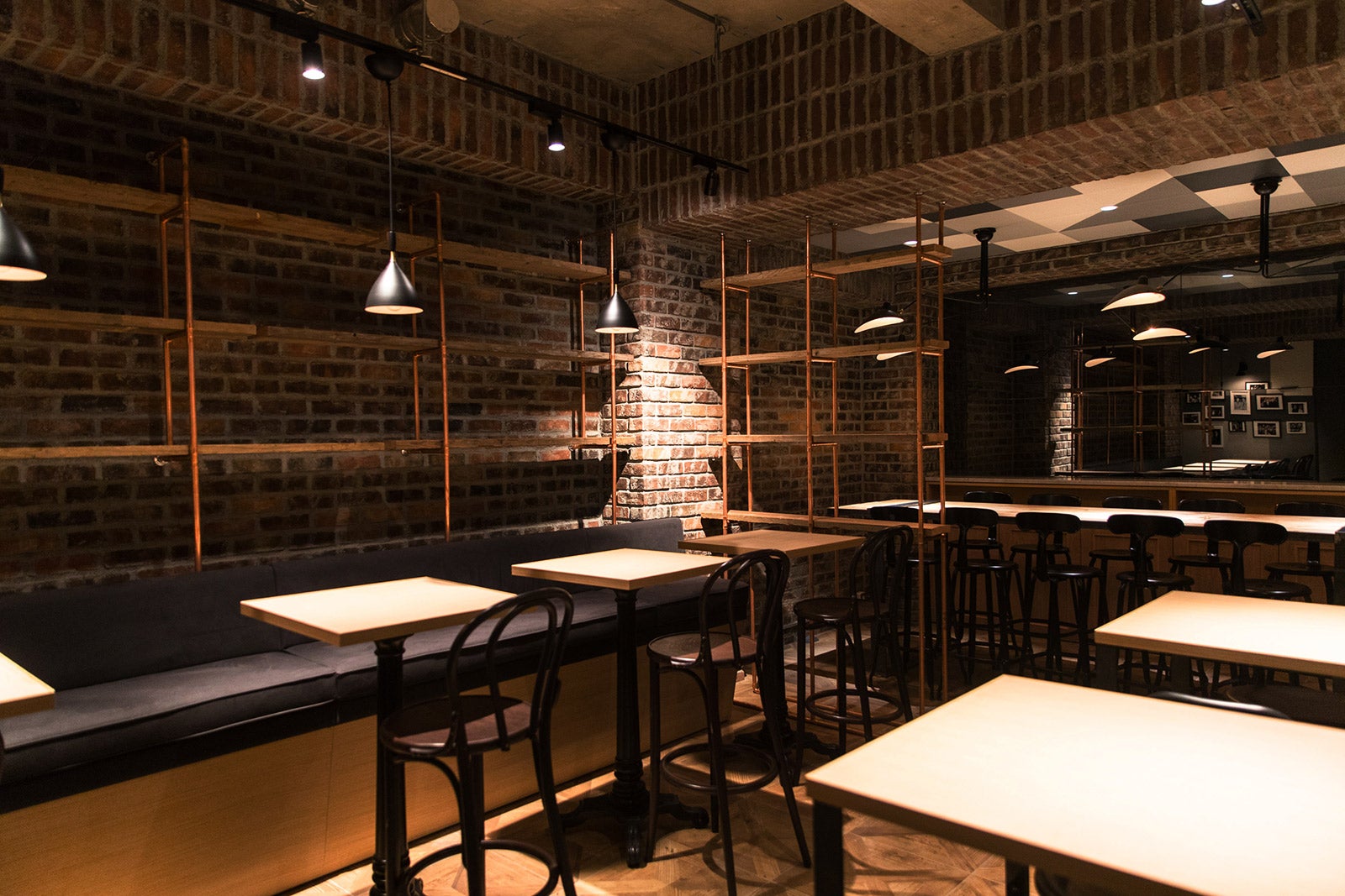 内観／画像提供：株式会社フードリンクグループ