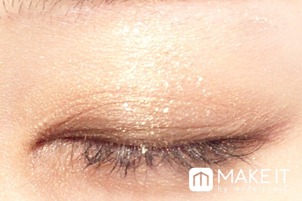 ルナソル／スターシャワーアイズ／05 Close of Night 使用 (C)メイクイット