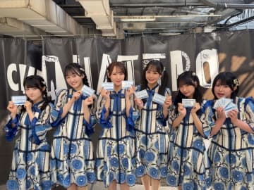 STU48劇場周辺にサプライズ登場で8年ぶりティッシュ配り 原点回帰のPRに兵頭葵「感慨深い」
