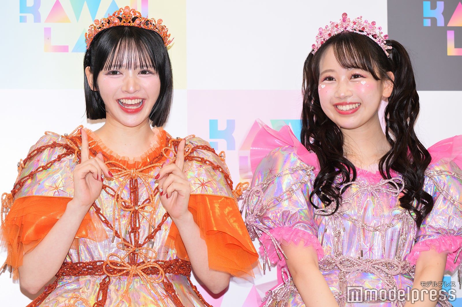 鎮西寿々歌、松本かれん（C）モデルプレス