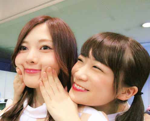 乃木坂46白石麻衣“キュートな変顔”ショット公開 秋元真夏に「ナイス、まなったん!」の声
