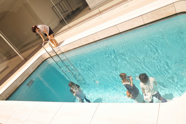 水の中を歩いているかのような「スイミング・プール」／photo by ajari