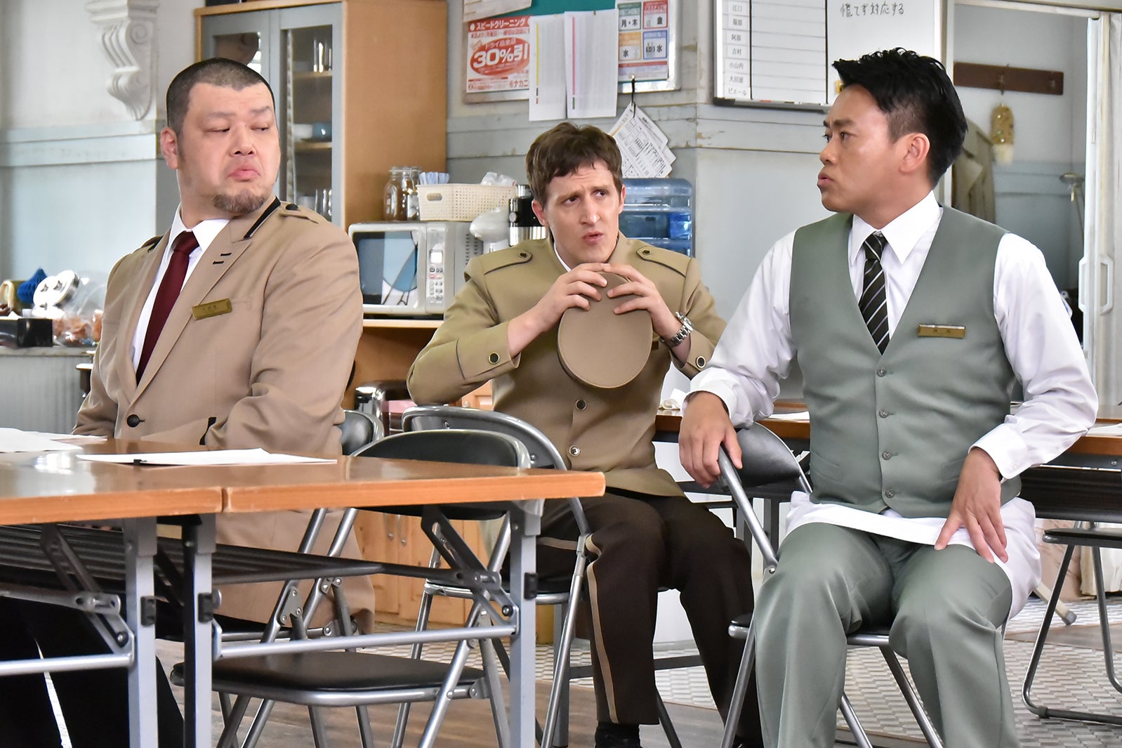 くっきー、チャド・マレーン、宮川大輔／「崖っぷちホテル！」第8話より（C）日本テレビ