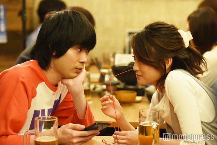 渡辺大知、前田敦子「毒島ゆり子のせきらら日記」第6話・場面カット(C)TBS