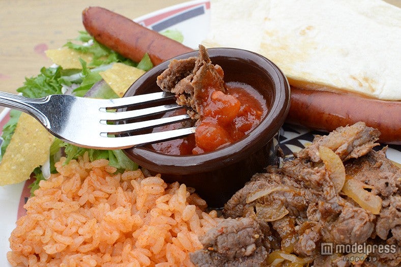 トマトソースと絡めて