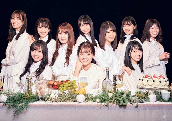 日向坂46(後列左から)佐々木久美、丹生明里、加藤史帆、上村ひなの、小坂菜緒、渡邉美穂、東村芽依(前列左から)齊藤京子、佐々木美玲、金村美玖(画像提供:東京ニュース通信社)