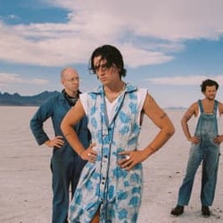 LANY、新曲「カウボーイ・イン・LA」解禁