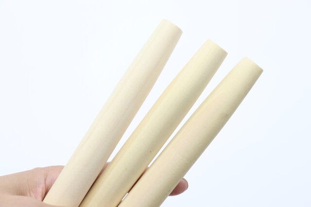 ダイソーのサイドテーブルの脚は天然木でできている