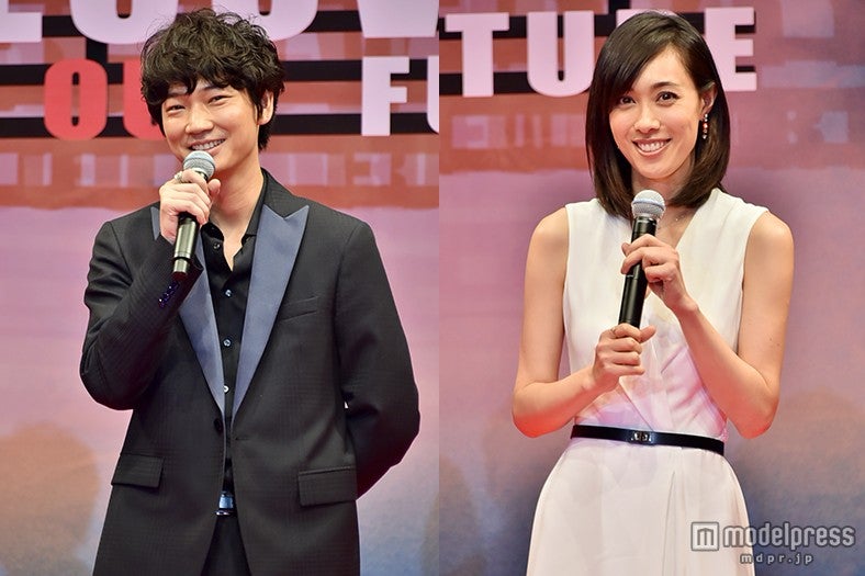 綾野剛、吹石一恵への気遣いに黄色い歓声　ハプニングにも冷静に対応