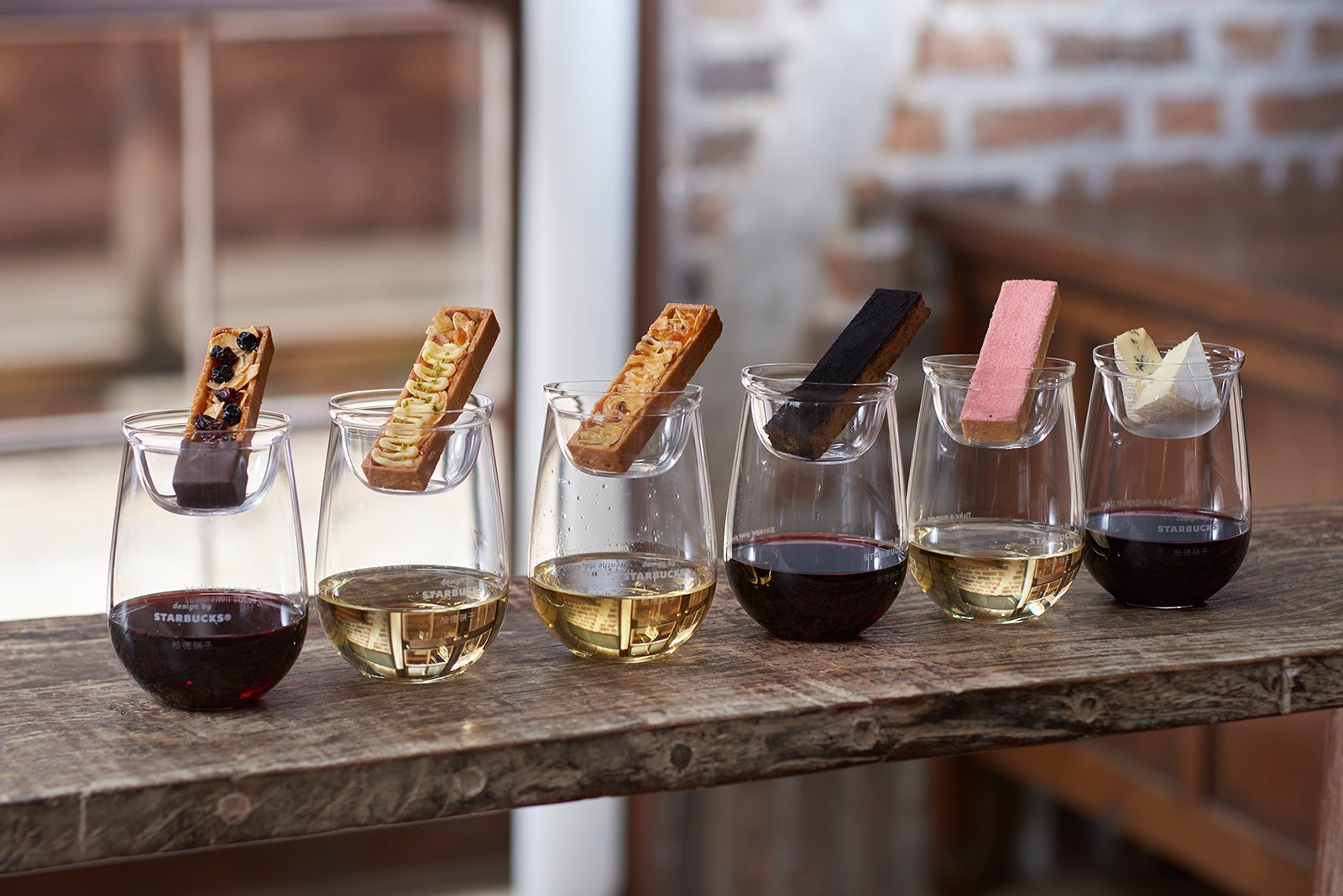 アジア初「スターバックス イブニング」お披露目 日本限定フード＆アレンジワインのペアリング