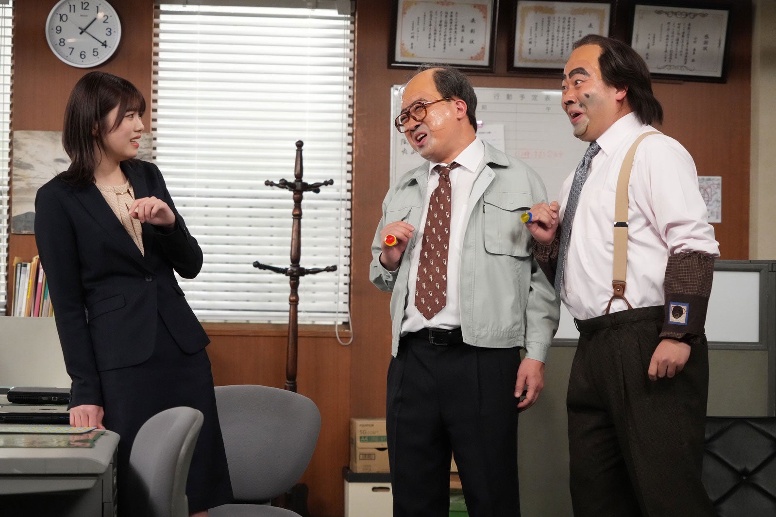 （左から）武元唯衣、松尾駿、岡部大 （C）フジテレビ