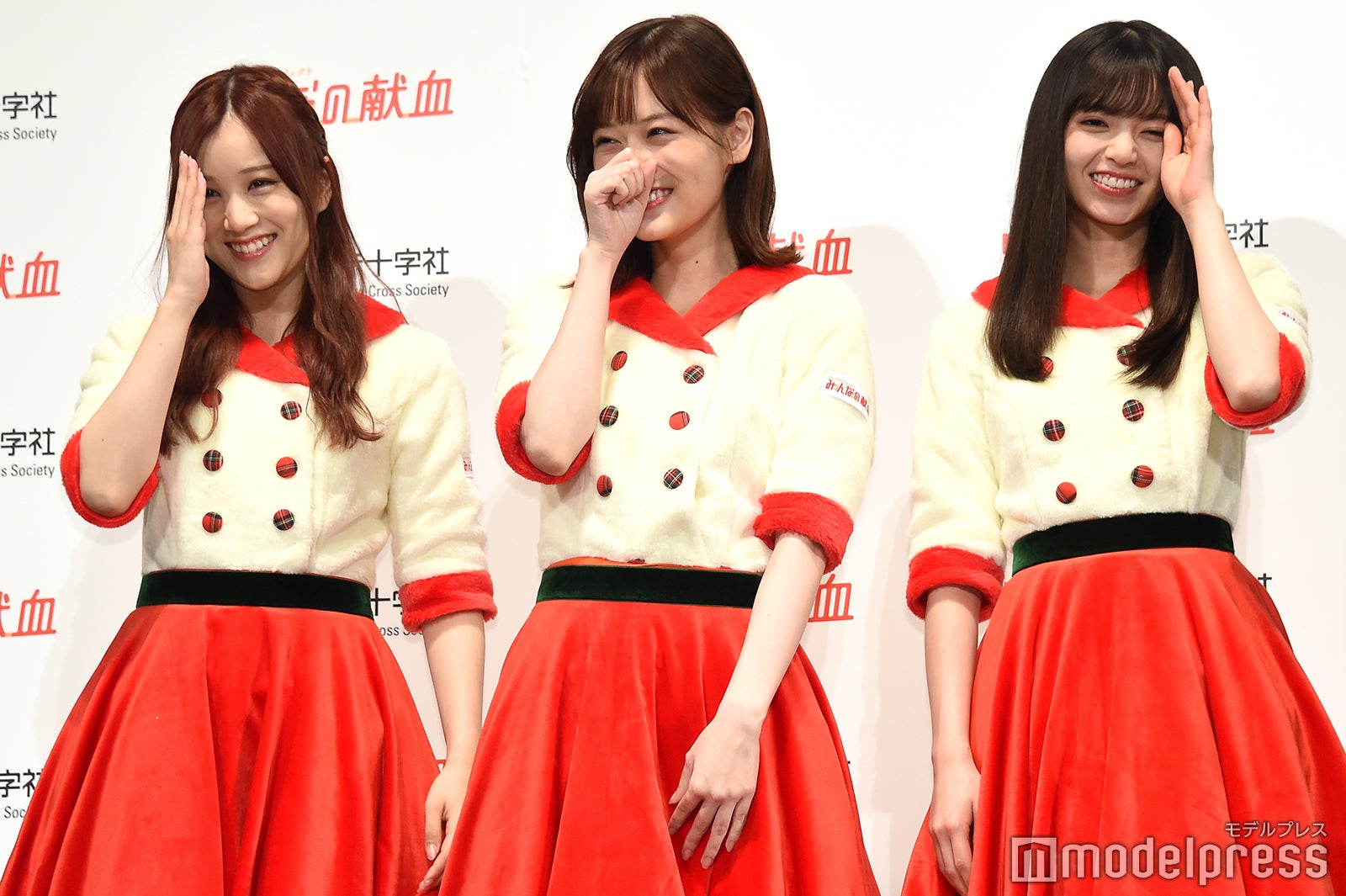 楽しそうに談笑しながら登場した星野みなみ、山下美月、齋藤飛鳥 （C）モデルプレス