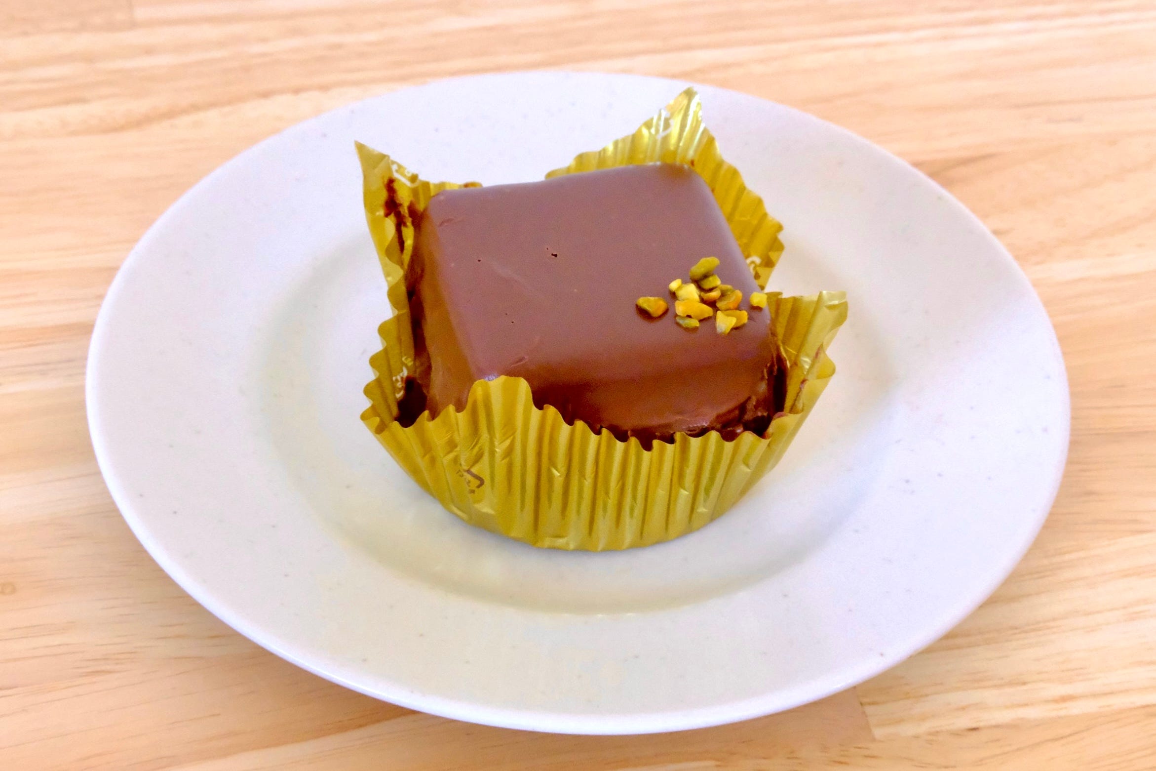 ファミリーマート　ショコラピスタチオ