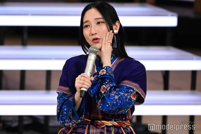 「お貧乏で…」とまひろにマウントをとって笑わせたファーストサマーウイカ(C)モデルプレス