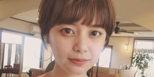 岸本セシル ショートカット姿で約1年ぶりインスタ登場 仕事再開を報告 モデルプレス
