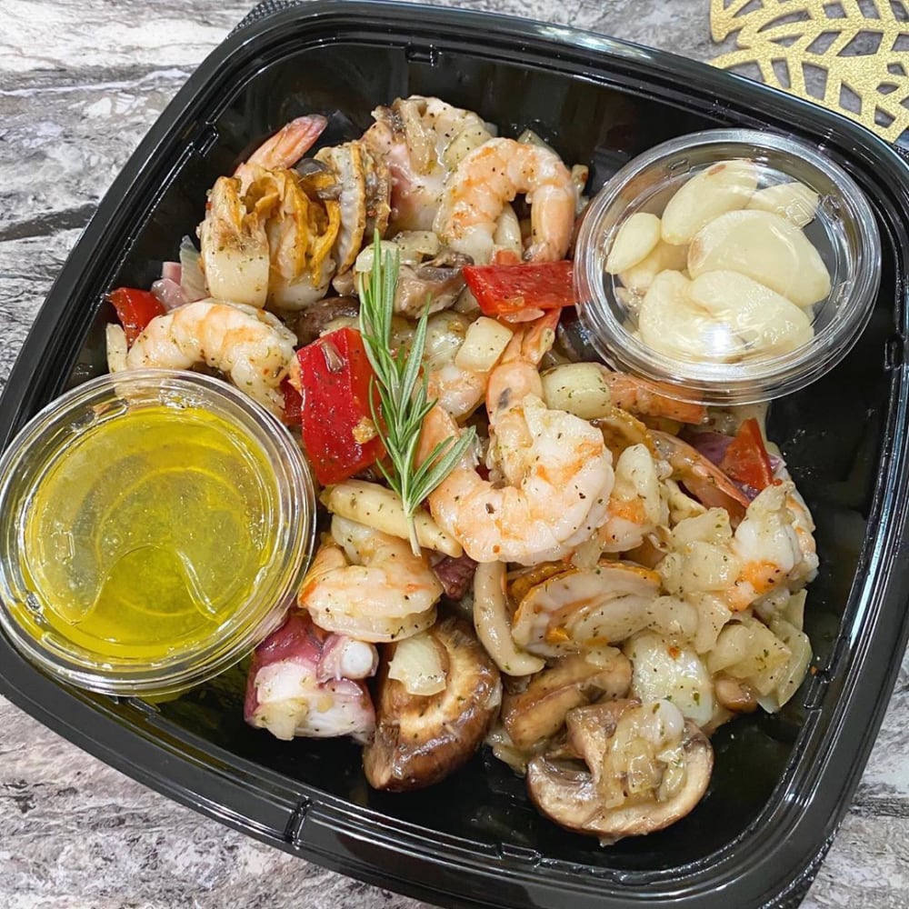 コストコのシーフードアヒージョの写真