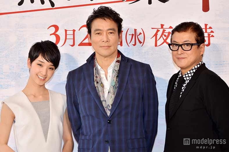 （左から）剛力彩芽、村上弘明、陣内孝則