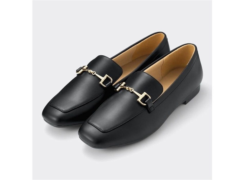 ジーユー　ビットローファー　2490円（税込）