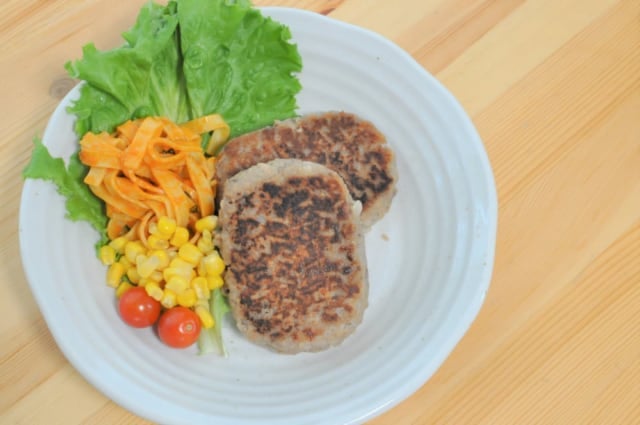 業務スーパー「あらびきハンバーグ」ワンプレート