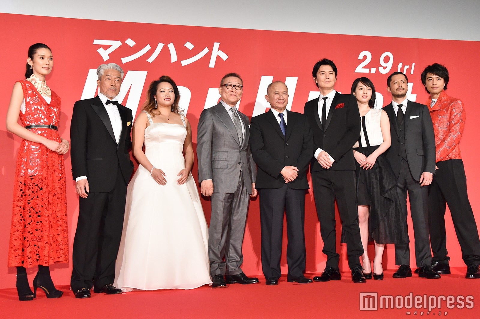 （左から）TAO、倉田保昭、アンジェルス・ウー、國村隼、ジョン・ウー監督、福山雅治、桜庭ななみ、池内博之、斎藤工 （C）モデルプレス