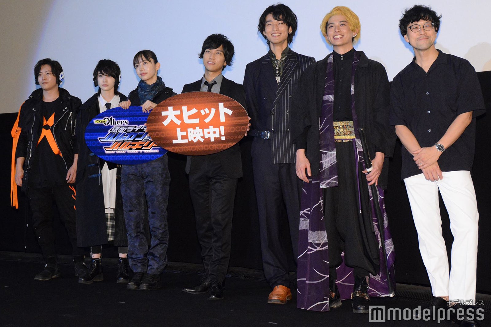 山口大地、中山咲月、井桁弘恵、岡田龍太郎、中川大輔、砂川脩弥 （C）モデルプレス