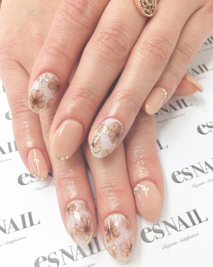 上品なデザインでオフィスでも好印象に(画像提供:esNAIL)