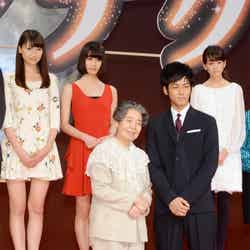 映画「ツナグ」完成披露会見に出席した（下段左から）樹木希林、松坂桃李（上段左から）大野いと、橋本愛、桐谷美玲