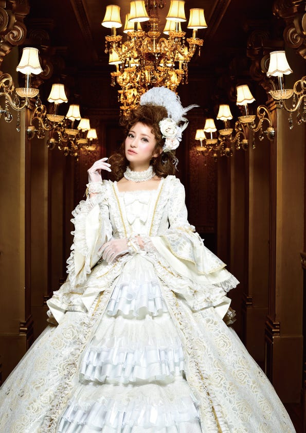 愛沢えみりキャバ嬢引退記念写真集「LAST」より(提供写真)