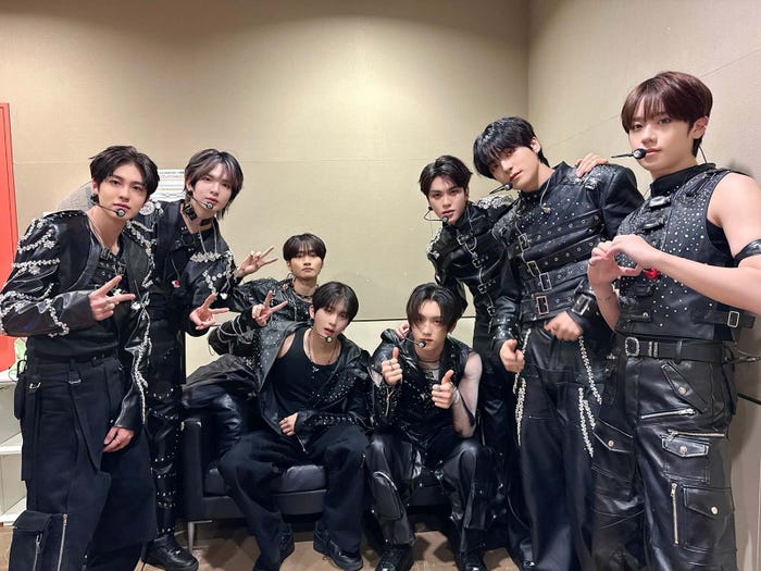 EPEX(C)C9 Entertainment/CJ ENM Japan Inc.