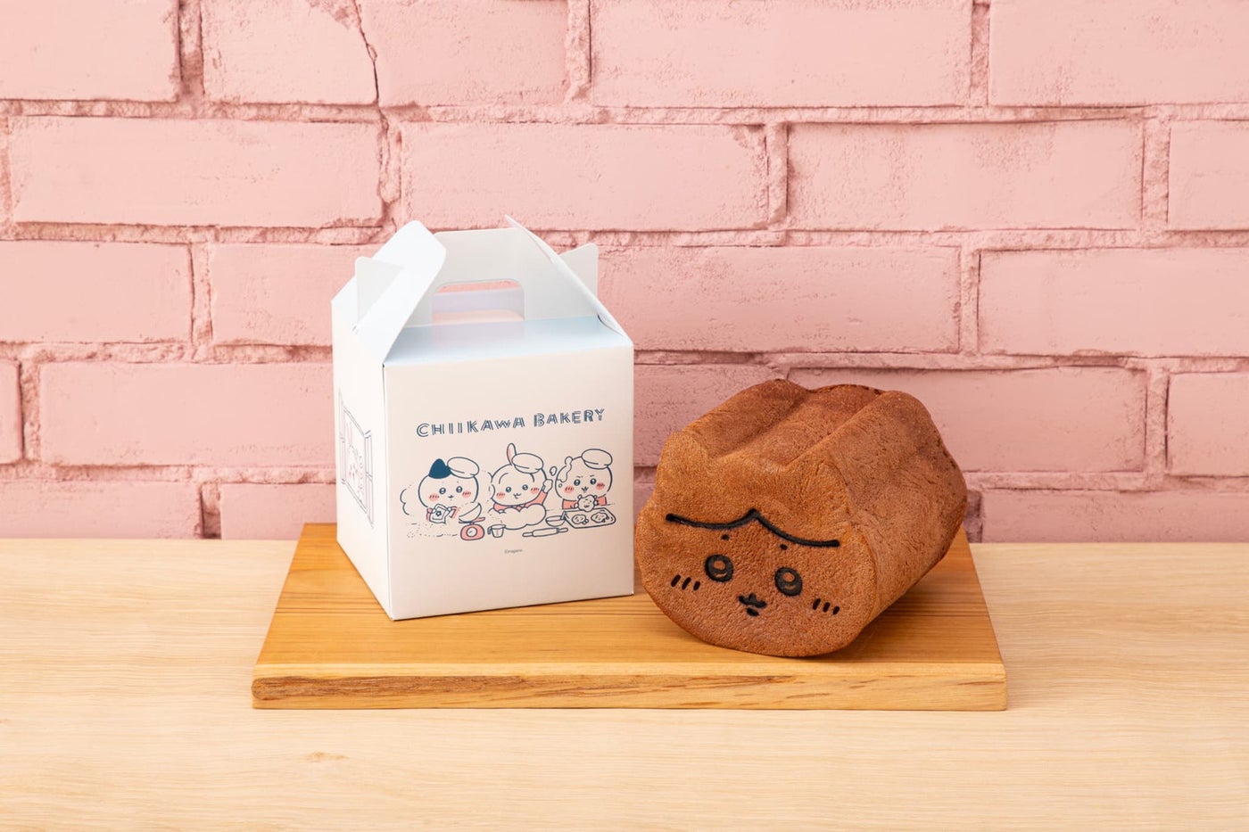 ハチワレ食パン　税込950円（C）nagano