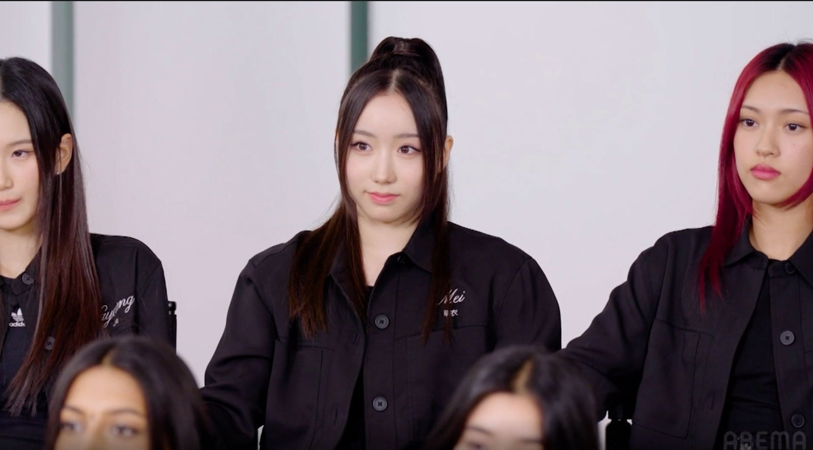 メイ「The Debut：Dream Academy」（C）HYBE UMG LLC.