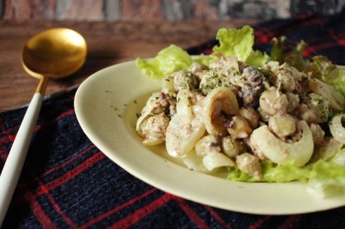 たっぷりお豆とコンビーフのエスニックホットサラダ