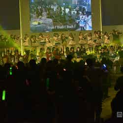 指名候補者20名とAKB48グループメンバーが「恋するフォーチューンクッキー」を披露／11月10日に行われた「AKB48グループ ドラフト会議」より