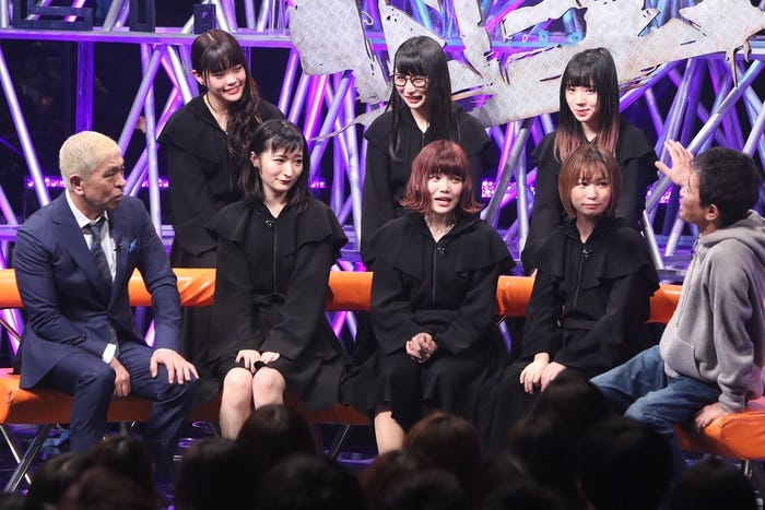 BiSH&ダウンタウン(C)フジテレビ