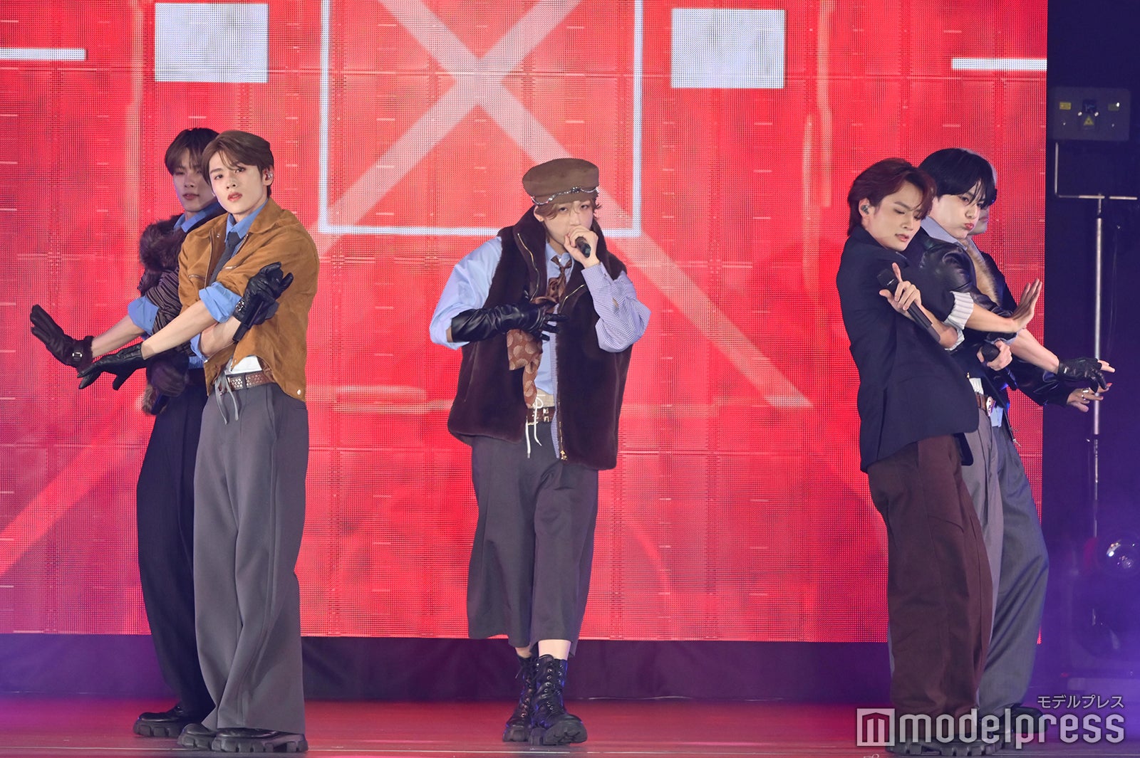 （C）モデルプレス