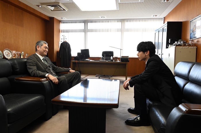 杉本哲太、宮世琉弥「スノードロップの初恋」第8話(C)カンテレ