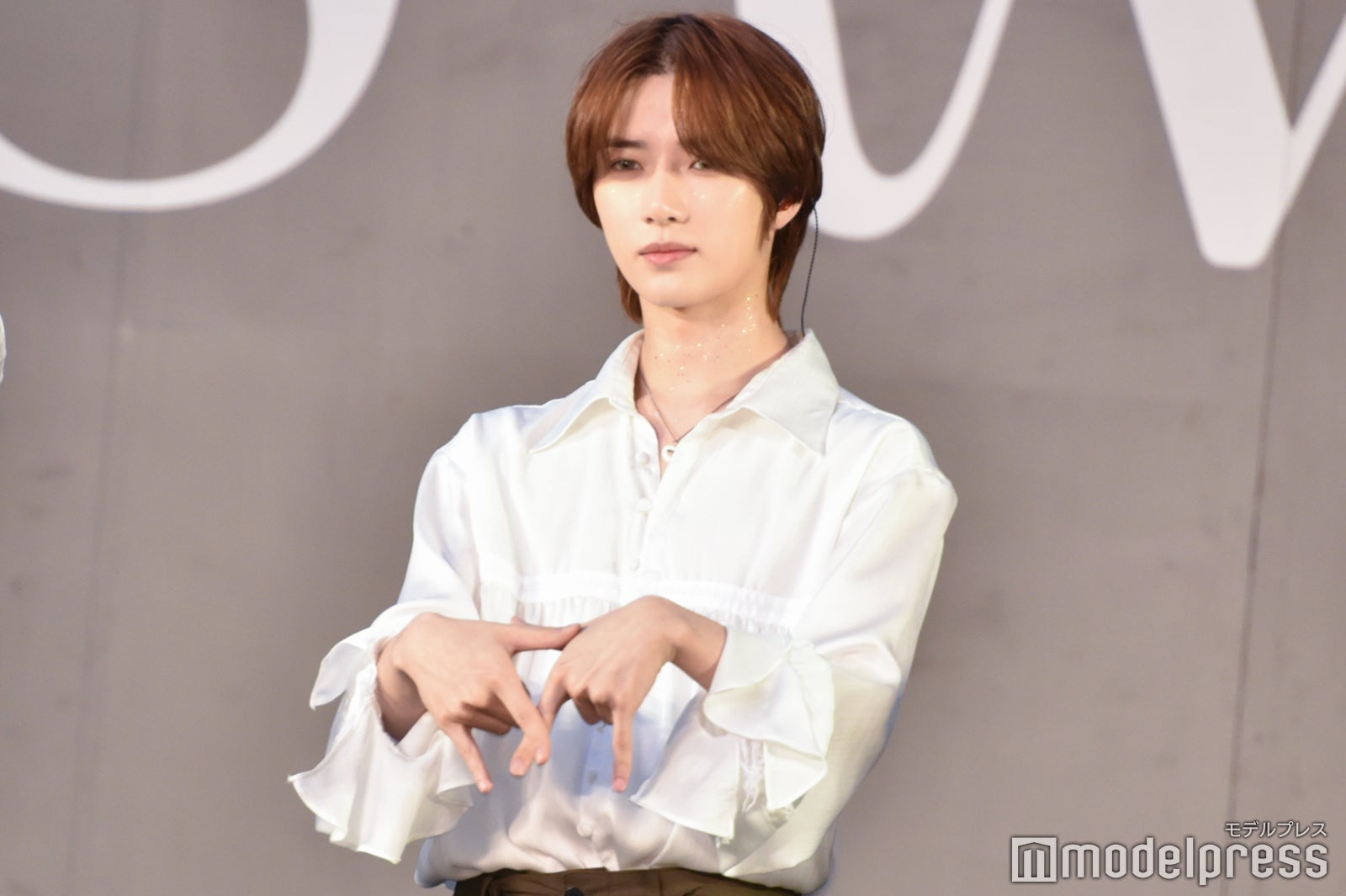 麗しい微笑みを浮かべるボムギュ（C）モデルプレス